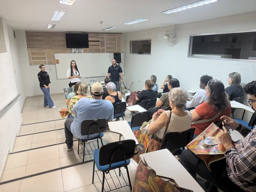 Sala cheia na abertura do workshop